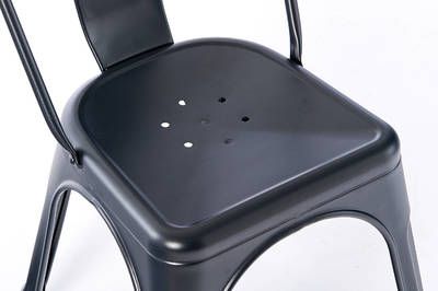 Die Sitzfläche im selben Design wie der restliche Stuhl sorgt für ein harmonisches Erscheinungsbild