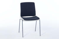 Ein sehr gemütlicher Stuhl der für jede Veranstaltung genutzt werden kann