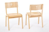 Unsere Holzstühle Perth können auch mit Ausfräsung gewählt werden