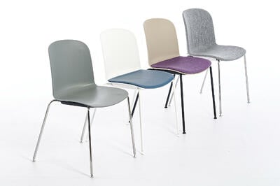 Die Farbe des Gestell der Sitzfläche und der Rückenlehne kann nach belieben angepasst werden