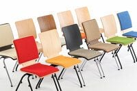 Die farbenfrohe Stühle der Alabama Modellfamilie können miteinander kombiniert werden
