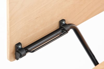 Der Klappmechanismus der Alabama Collegestühle ist durchdacht und hochwertig verarbeitet