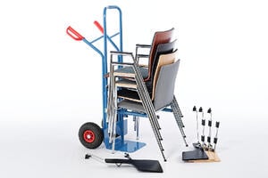 Mit der Stuhlkasse können die Stühle ohne Tablare transportiert werden Mit der Stuhlkasse können die Stühle ohne Tablare transportiert werden