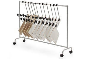 Einfach zerlegbares Rollgestell für die Aufbewahrung der Schreibtablare Einfach zerlegbares Rollgestell für die Aufbewahrung der Schreibtablare