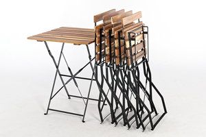 Robust und zugleich einladend - der Tisch Amsterdam Robust und zugleich einladend - der Tisch Amsterdam