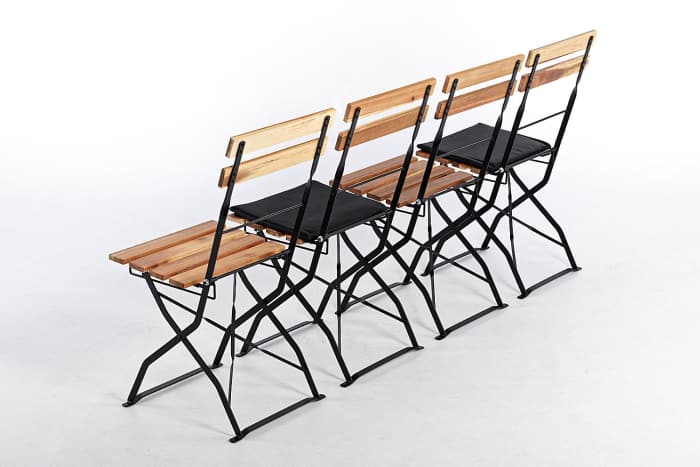 Benötigen Sie für Ihren Anlass mit einigen Besuchern eine unkomplizierte Sitzmöglichkeit so sind diese Stühle hierfür perfekt geeignet