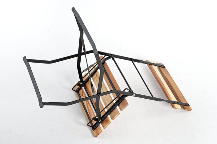 Das beständige Gestell mit der gut durchdachten Ausführung der beweglichen Teile erlaubt eine dauerhafte Stabilität