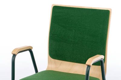 Die Rückenlehne ist ebenfalls hochwertig gepolstert