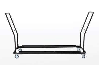 Mit dem Transportwagen lassen sich 24 Stühle transportieren