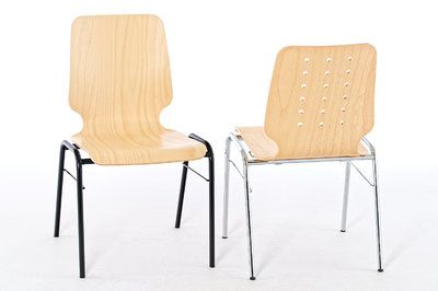 Holzschalenstühle für Seminare