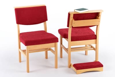 Bequeme Kirchenstühle mit Kniebank & Gebetsbuchablage