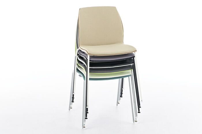 Gestapelt werden können unsere Berlin Schalenstühle