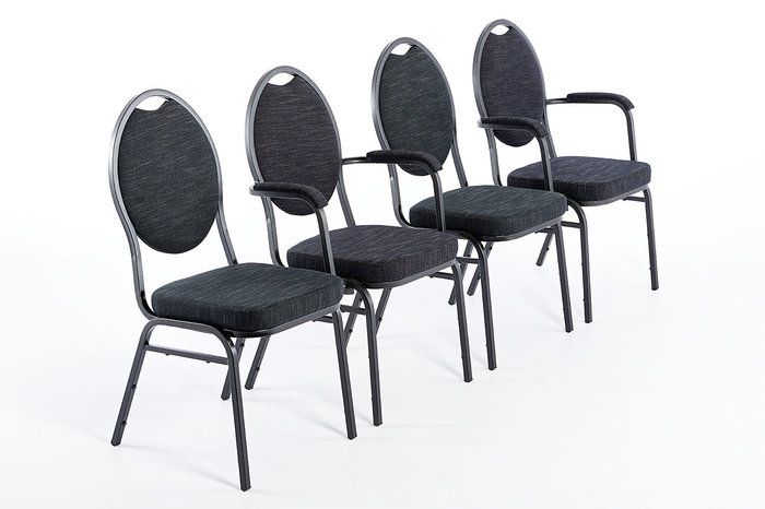In mehreren Reihen können diese Stühle optimal als Großraumbestuhlung genutzt werden