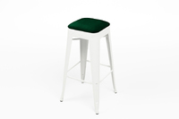 Der weiße Bronx Barhocker mit abnehmbarer grüner Samtsitzauflage
