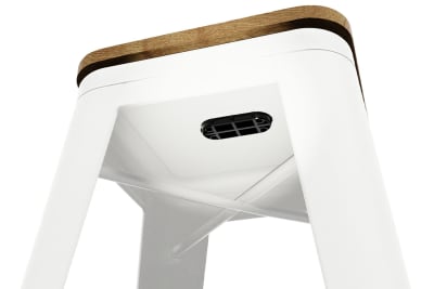 Der weiße Bronx Barhocker mit auflegbarer Sitzfläche aus Holz