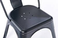 Die Sitzfläche im selben Design wie der restliche Stuhl sorgt für ein harmonisches Erscheinungsbild