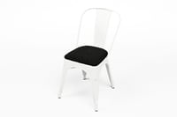 Unser weißer Bronx Stuhl mit schwarzer Teddystoffauflage