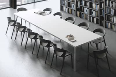 Modern und zeitlos sind unsere Kunststoffstühle Capri