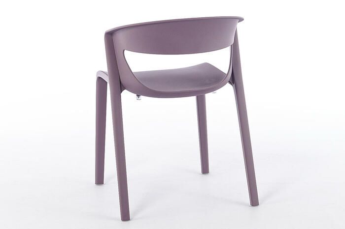 Unsere Capri Stühle bringen ein bequemes Sitzgefühl mit sich