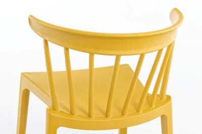 Durch die gebogenen Rückenstäbe ist der Stuhl sehr ergonomisch