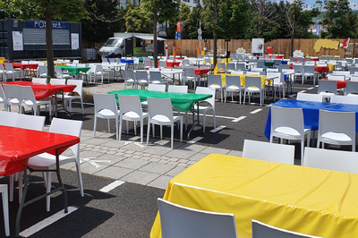 Die Kunststoffstühle Denver eignen sich gut für Außenbereiche