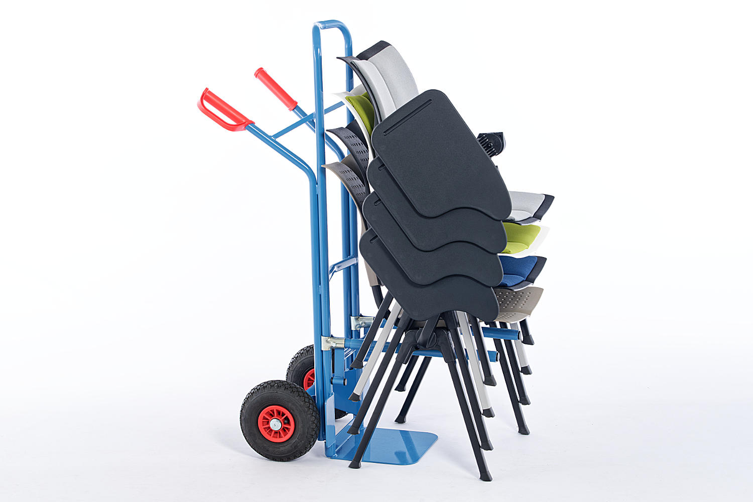 Der optional erhältliche Stuhltransportwagen ist perfekt geeignet alle Stühle zu transportieren