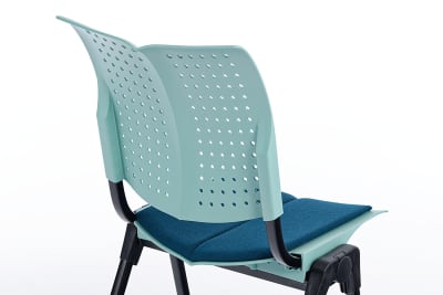 Die Rückenlehne bietet ein interessantes Design und einen echten Hingucker