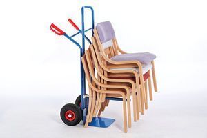Unsere-Dheli-SP-Stühle-lassen-sich-mit-der-Stuhlkarre-einfach-transportieren Unsere-Dheli-SP-Stühle-lassen-sich-mit-der-Stuhlkarre-einfach-transportieren