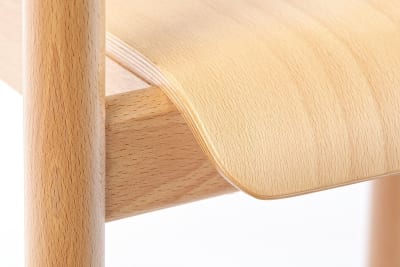 Die abgerundete Sitzfläche lässt ein bequemes Sitzen zu