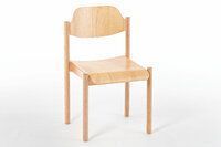 Robuste Holzstühle für Einrichtungen