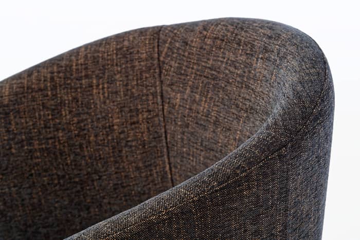Der braun schwarze Look ist in jedem Raum schön als Akzent einzusetzen