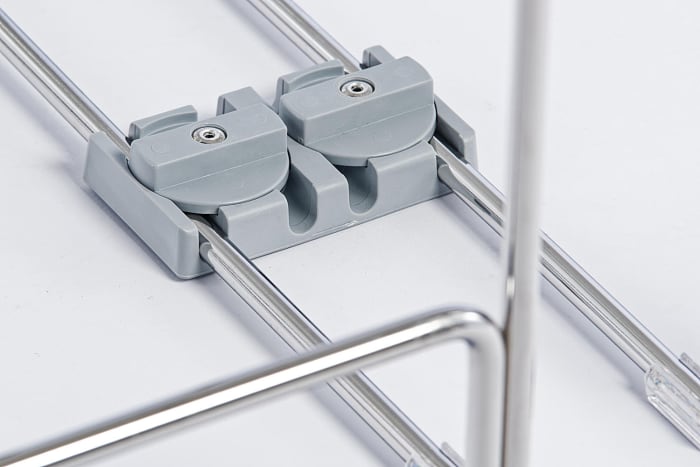 Mit dem Doppelten Verbinder kann der Abstand der Tische gewählt werden