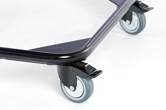 Leicht rollbar und hochwertig verarbeitet ist der Rollwagen für die Florida SP Stapelstühle
