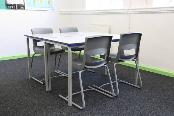 Für Klassenzimmer und Schulungsräume werden unsere Granada FS gerne gewählt