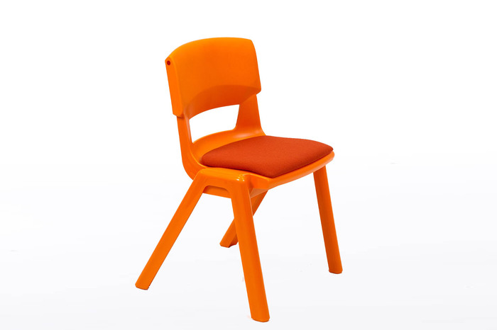 Auffällige Stühle können anch ihren Wünschen farblich kombiniert werden