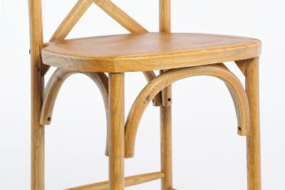 Das Design des Halmstadt Barhocker ist zeitlos schön