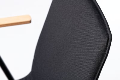 Die Rückenpolsterung sorgt für ermüdungsfreies Sitzen