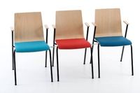 Optional können die Stühle mit festen Verbindern bestellt werden