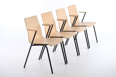 Auch die Armlehnenstühle können als feste Stuhlreihen gestellt werden