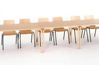 Die pflegeleichten Holzstühle können bei Seminare und Konferenzen verwendet werden
