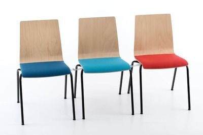 Für schnelle Stuhlreihen können alle Stühle der Havanna Serie mit integrierte Stuhlverbinder geordert werden
