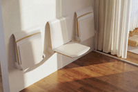 Die Wandklappsitze sind für jeden Wartebereich geeignet