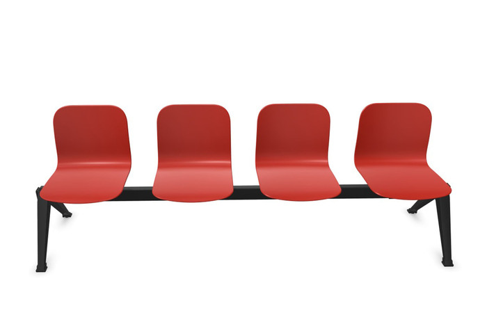 Die Bänke können in verschiedenen Kunststoffsitzschalenfarben gewählt werden