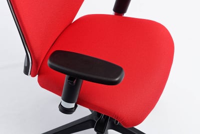 Der Bürostuhl ist perfekt aufeinander abgestimmt