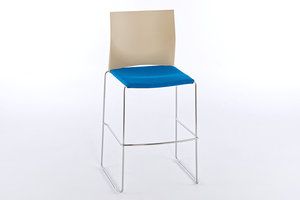 Der Barhocker ist zeitlos designt