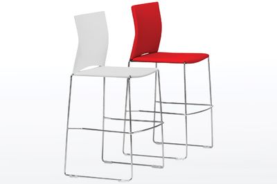 Unsere Modellfamilie Ibiza kann flexibel miteinander kombiniert werden - Mischen Sie gerne die Stühle mit Barhockern und kombinieren Sie Kunststoffsitz mit Polster