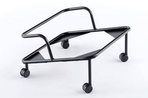 Der Stuhlwagen sorgt für einen einfachen Stuhltransport Der Stuhlwagen sorgt für einen einfachen Stuhltransport