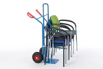 Mit der bei uns erhältlichen Stuhlkarre können die Stapelstühle schnell von A nach B gebracht werden