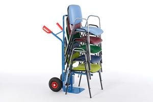 Mit unserer Stuhlkarre lassen sich Stapel schnell transportieren Mit unserer Stuhlkarre lassen sich Stapel schnell transportieren