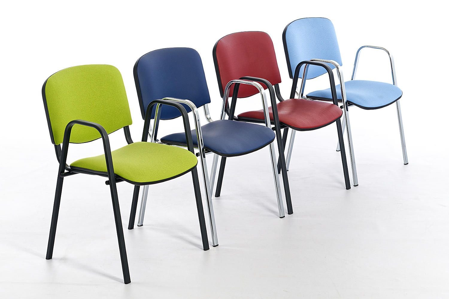 Verschiedene Farben stehen für individuell gestaltbare Stühle bereit
